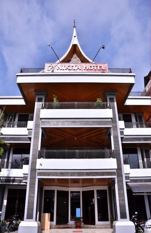Nikita Hotel Bukittinggi Buitenkant foto